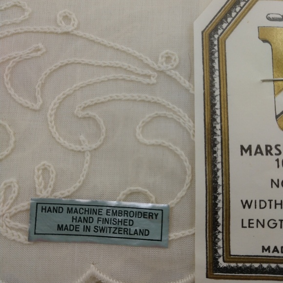 Marshall Field 4 Placemats and 4 napkins - Picture 6 of 6